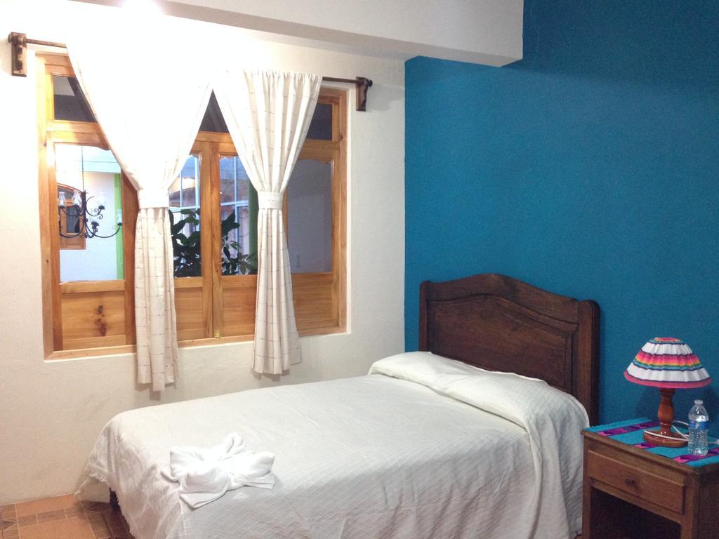Hotel Posada Las Rosas San Cristobal de las Casas Room photo